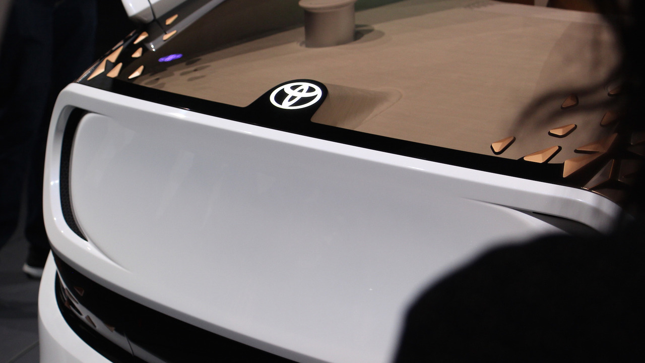 Toyota Concept-i: CES 2017