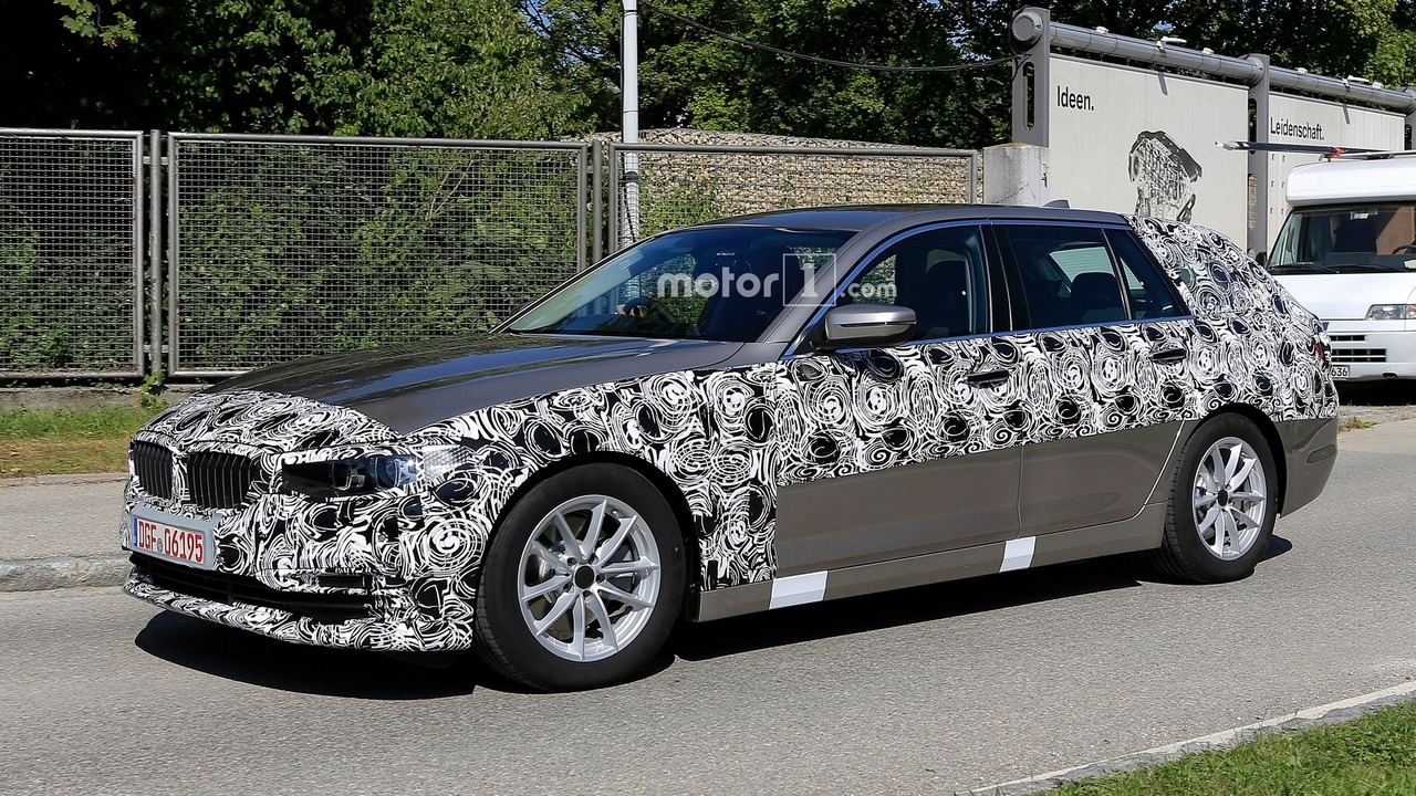 New BMW 5 Series spy photo