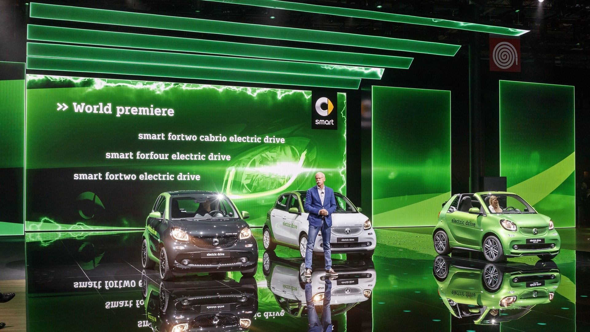 2017 Smart ForTwo Electric Drive arrives in Paris with €21,940 price tag