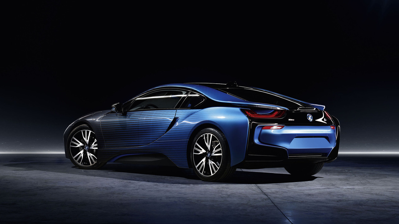 BMW I8 and I3 Crossfade