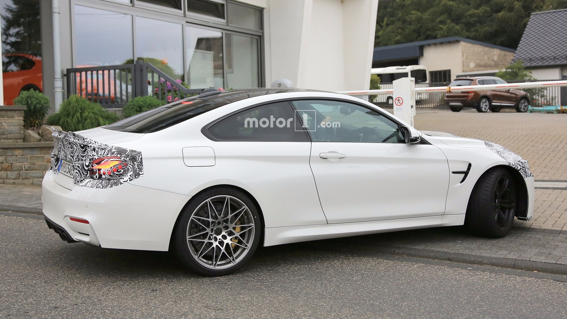 2017-bmw-m4-facelift-spy-photo.jpg