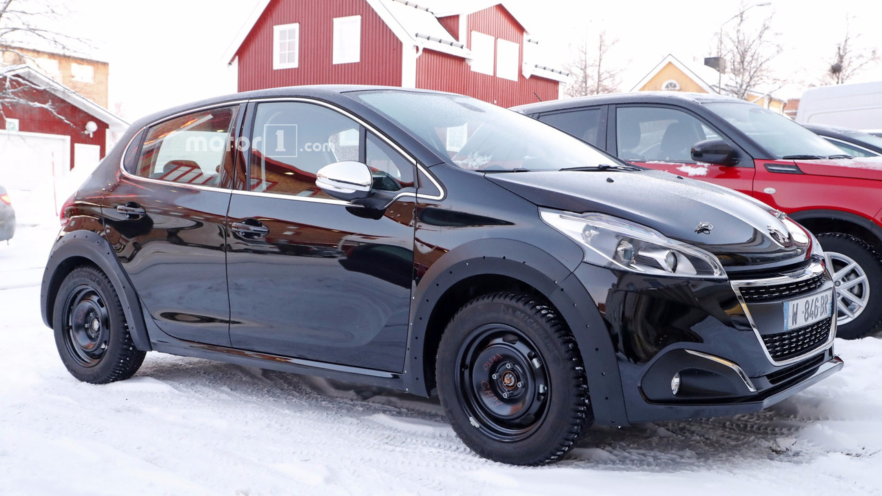 2018 Peugeot 208 spy photo