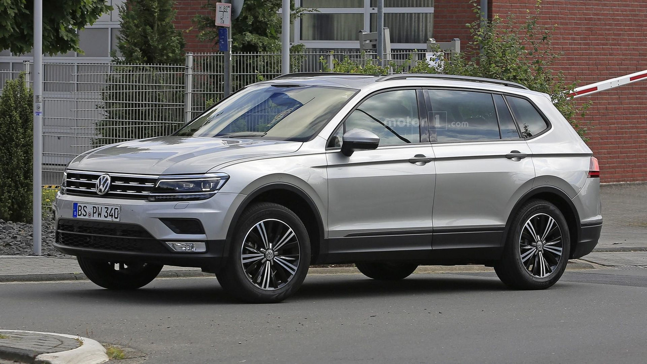 2017-volkswagen-tiguan-lwb-spy-photo.jpg