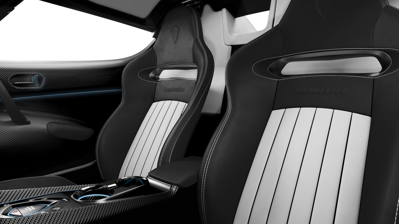 Koenigsegg Regera clear carbon